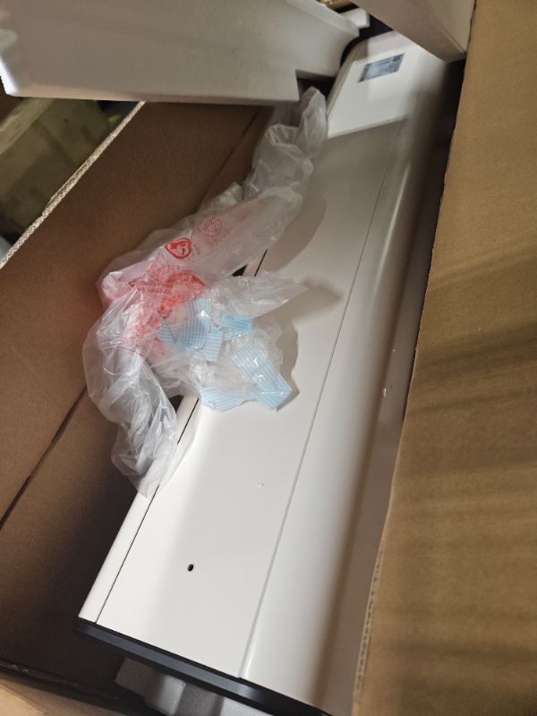 Photo 1 of **UNTESTED**
LG CordZero A931KWM All in One Cordless Stick Vacuum with Auto Empty, New Dual Floor Max Nozzle, Quick Release Rechargeable Battery, 10 Year Motor Warranty, Essence White