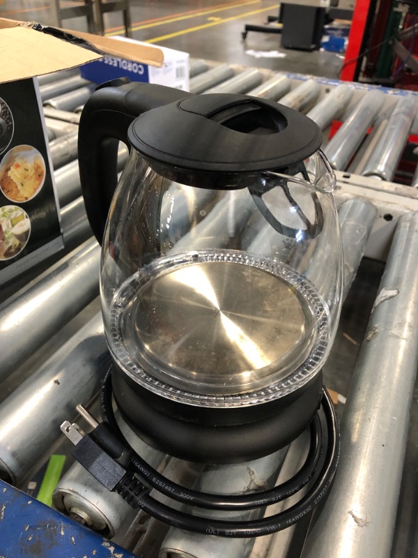 Photo 3 of ***USED*** ELITE EKT1001 BLACK 1L ELECTRIC GLASS WATER KETTLE