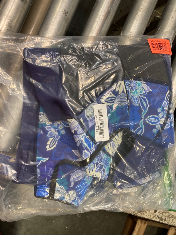 Photo 1 of **USED** XUKER Kids Wetsuit for Boys Girls Toddlers, 3mm Wetsuit Back Zip Neoprene Thermal Full Body Wetsuits for Youth Teens Scuba Dive Swimming Boating Snorkeling