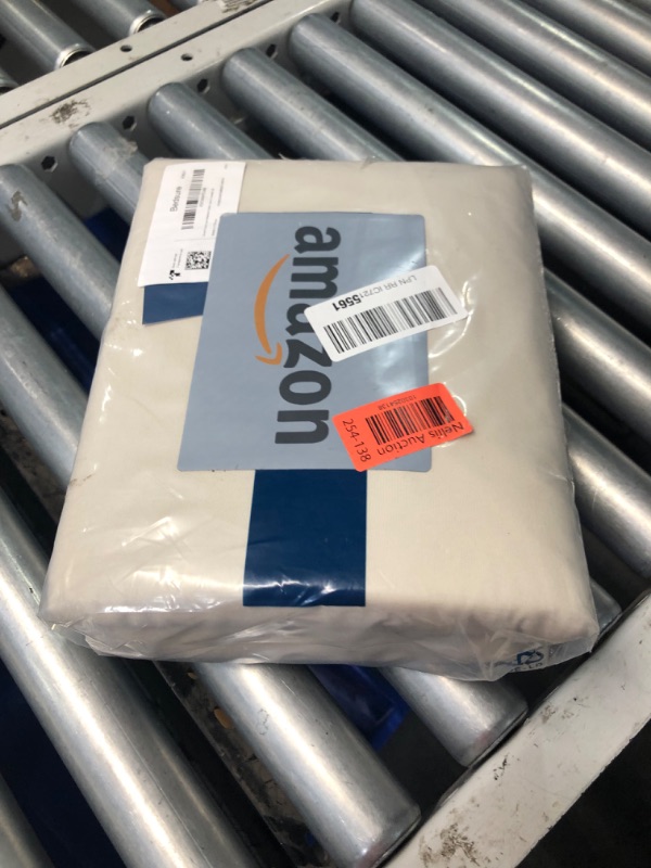 Photo 2 of ***USED - DIRTY - NO PACKAGING***
Bedsure Duvet Cover Queen Size - Soft Prewashed Queen Duvet Cover Set, 3 Pieces, 1 Duvet Cover 90x90 Inches with Zipper Closure and 2 Pillow Shams, Linen, Comforter Not Included