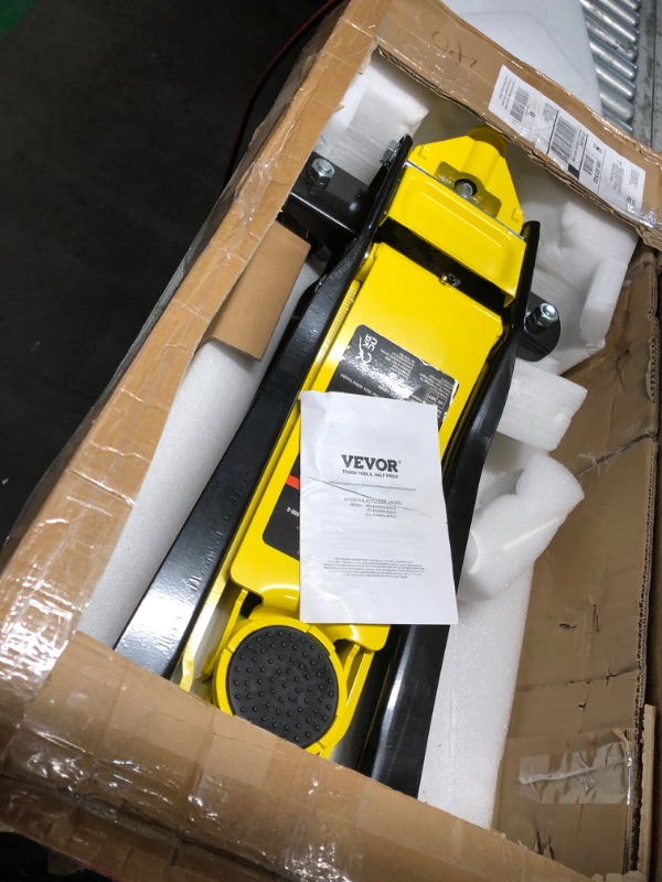 Photo 6 of ***MISSING HANDLE/ROD - SEE PICTURES - UNABLE TO VERIFY FUNCTIONALITY***
VEVOR 3 Ton Low Profile , Aluminum and Steel Racing Floor Jack with Dual Pistons Quick Lift Pump for Sport Utility Vehicle, Lifting Range 3-6/11"-19-11/16", yellow,black