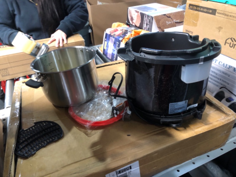 Photo 6 of ***NONREFUNDABLE - FOR PARTS ONLY - SEE COMMENTS***
Instant Pot Pro 10-in-1 Pressure Cooker, Slow Cooker, Rice/Grain Cooker, Steamer, Sauté, Sous Vide, Yogurt Maker, Sterilizer, and Warmer, Includes App With Over 800 Recipes, Black, 6 Quart