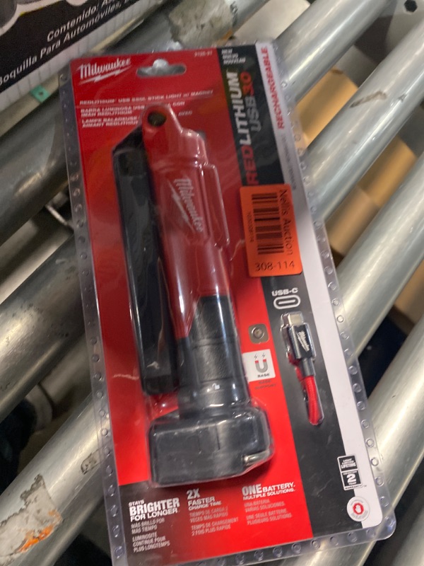 Photo 2 of ***FACTORY SEALED*** Milwaukee Electric Tool Redlithium Usb Stick Light