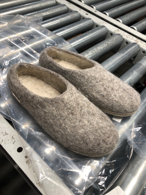 Photo 1 of **SOLES ARE DIRTY** Nootkas Felted Merino Wool 'Newport' House Shoes for Men and Women – Cozy Indoor Slippers with Natural Temperature Regulation APPROX SIZE MEN 7-7.5, WOMEN 8-8.5