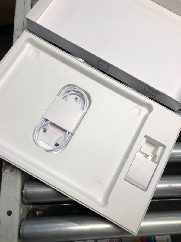 Photo 1 of SAMSUNG 14' Galaxy Book4 Pro Laptop PC Computer, Intel Core 7 Ultra Processor 512GB, 3K AMOLED (2880 x 1800) Touchscreen, Advanced Security, 2024 Model, NP940XGK-KG1US, Moonstone Gray