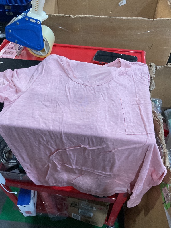 Photo 1 of  Pink, large  Plus Size Tunic T Shirts Short Sleeve Round Neck Soft Loose Shirts Summer Casual Tops with Pocket