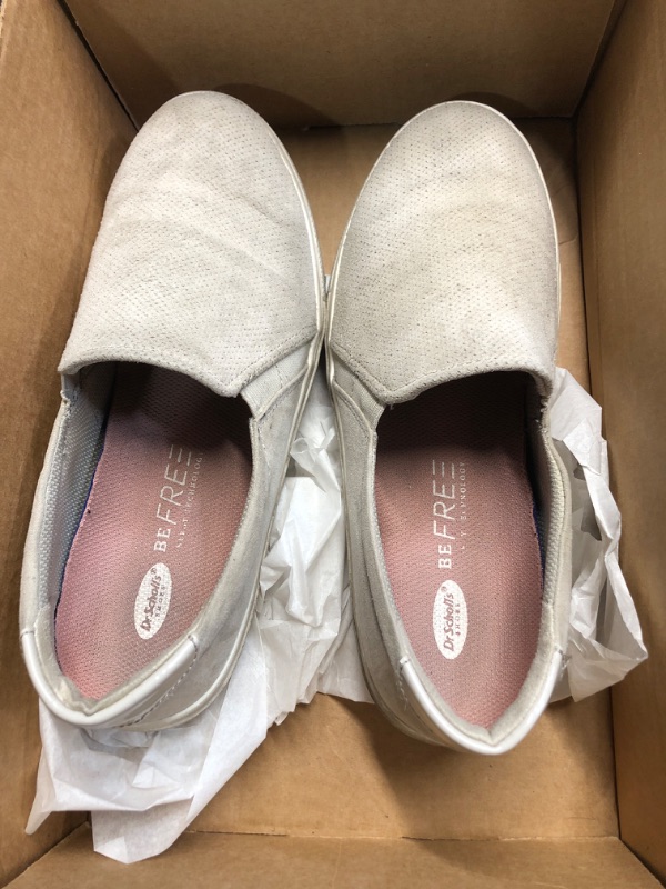 Photo 4 of ***(MINOR DAMAGE/ HEAVILY USED)***
Dr. Scholl's Shoes Womens Nova Slip On Fashion Sneaker,Light Grey/White,7.5 Wide
