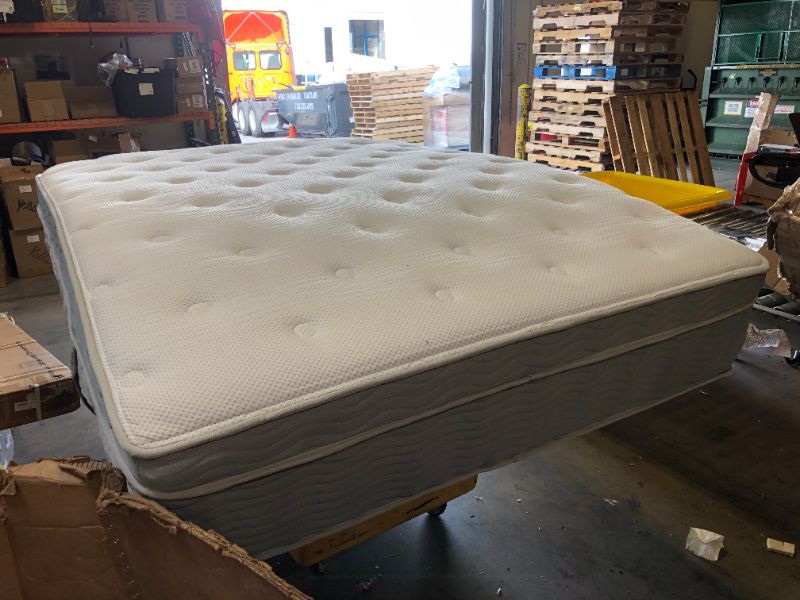 Photo 2 of Zinus 14 Inch Cooling Comfort Support Hybrid Mattress [New Version], Fiberglass Free, Medium Firmness, Cooling Motion Isolation, Certified Safe Foams & Fabric, Bed-in-A-Box, Queen White Queen 14" (New Small Box)