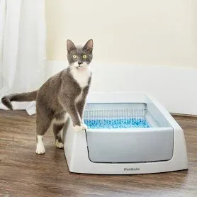 Photo 1 of SELF CLEANING LITTER BOX