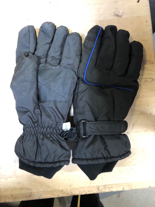 Photo 2 of 3M Snow Gloves