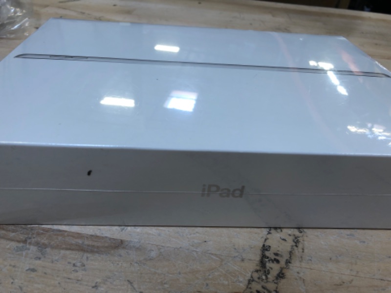 Photo 4 of Apple 2021 10.2-inch iPad (Wi-Fi, 64GB) - Silver WiFi 64GB Silver
