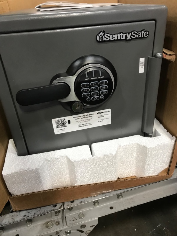 Photo 6 of ***USED - MISSING KEYS - SEE COMMENTS***
SentrySafe SFW123GDC Fireproof Safe and Waterproof Safe with Digital Keypad 1.23 Cubic Feet