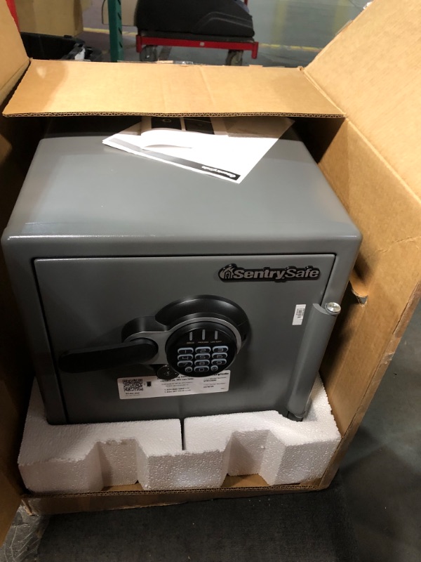 Photo 7 of ***USED - MISSING KEYS - SEE COMMENTS***
SentrySafe SFW123GDC Fireproof Safe and Waterproof Safe with Digital Keypad 1.23 Cubic Feet