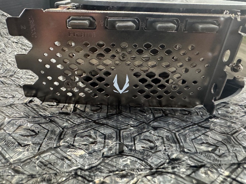 Photo 1 of *****SEE NOTES BEFORE BIDDING*******ZOTAC Gaming GeForce RTX 4090 AMP Extreme AIRO 24GB GDDR6X 384-bit 21 Gbps PCIE 4.0 Graphics Card, IceStorm 3.0 Advanced Cooling, Spectra 2.0 RGB Lighting, ZT-D40900B-10P
