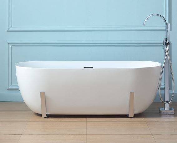 Photo 1 of ****ONE CORNER IS CRACKED********

Ove Decors 15BTU-GIAN63-001MO Sayuri 63 Inch White Acrylic Oval Bathtub with Reversible Drain
 