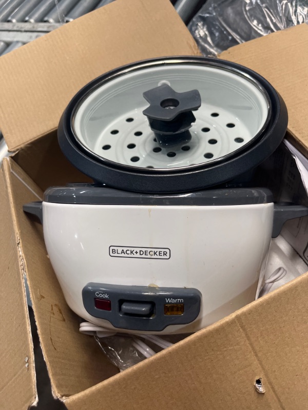 Photo 2 of (USED/DIRTY) Black & Decker 6-Cup Rice Cooker with Steaming Basket, White/Black