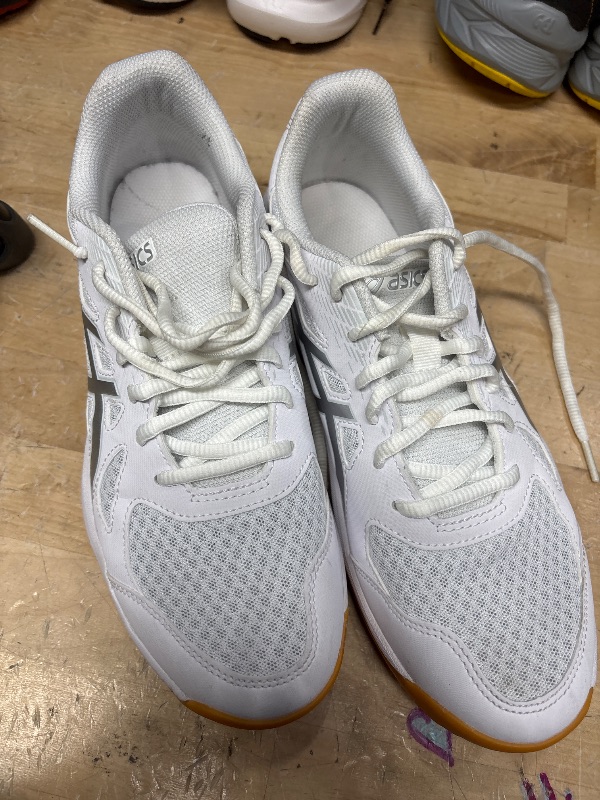 Photo 1 of ASICS Upcourt 6 Women's Volleyball Shoes size 9
