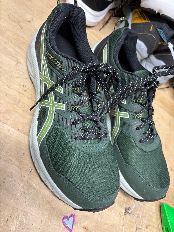 Photo 1 of ASICS Men's Gel-Contend 8 Running Shoes size 10
