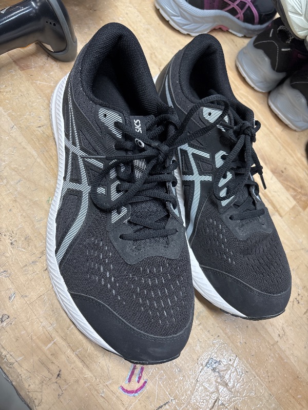 Photo 1 of ASICS Women's Gel-Contend 8 Running Shoes size 11
