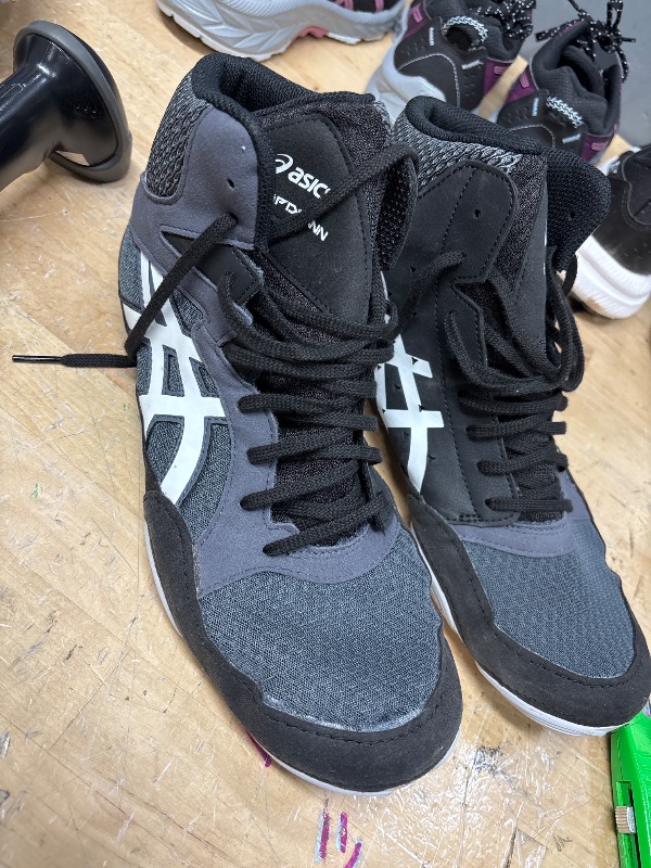 Photo 1 of ASICS Men's Matflex 6 Wrestling Shoes size 13

