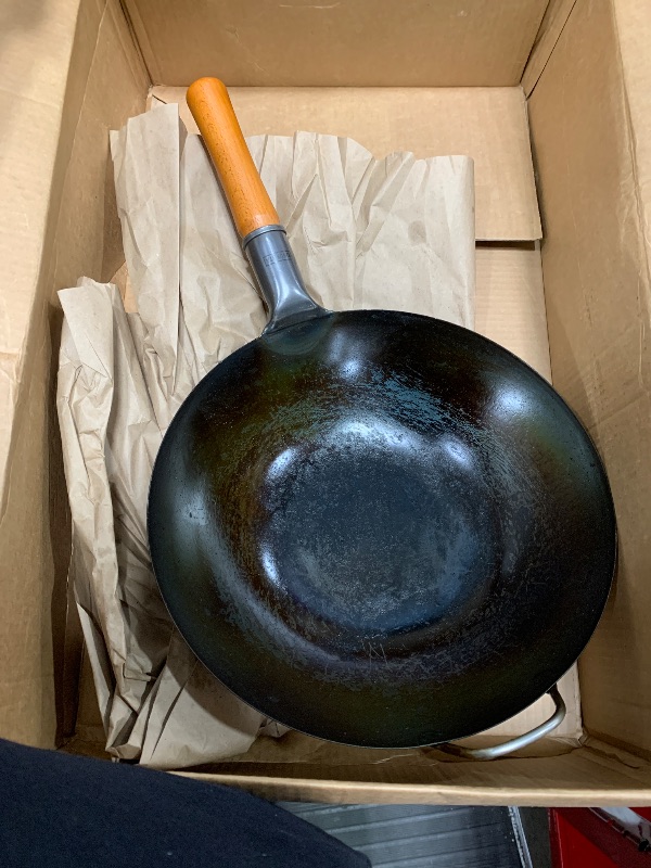 Photo 2 of *** Dirty - Needs Cleaning ***
YOSUKATA Carbon Steel Wok Pan - 13,5 “ / 34 cm Woks and Stir Fry Pans - Chinese Wok with Flat Bottom Wok - Traditional Chinese Japanese Woks - Black Steel Wok