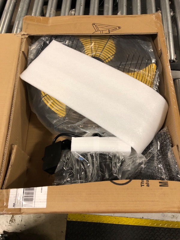 Photo 1 of 18In Wall Mount Fan, 120° Oscillating Fan and High Velocity 3-Speed Wall Fan, 5500 CFM Industrial Outdoor Wall Fan for Commercial, Garage, Residential, Warehouse - Etl Listed, Yellow BG Yellow