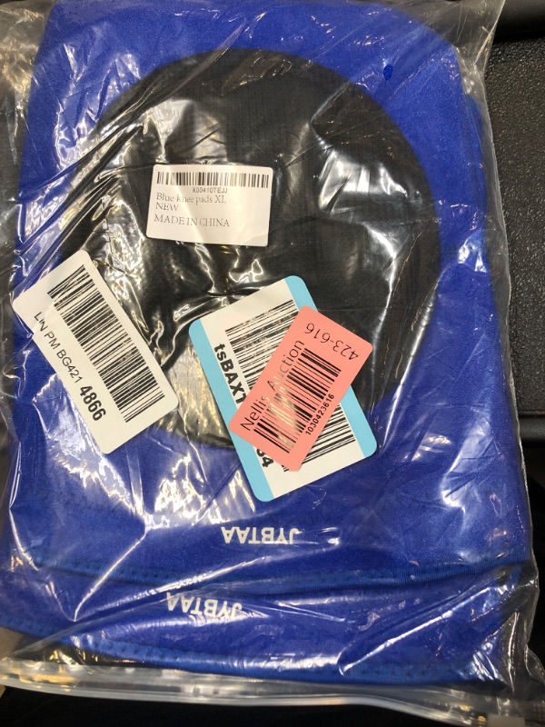 Photo 1 of blue knee pad XL 
