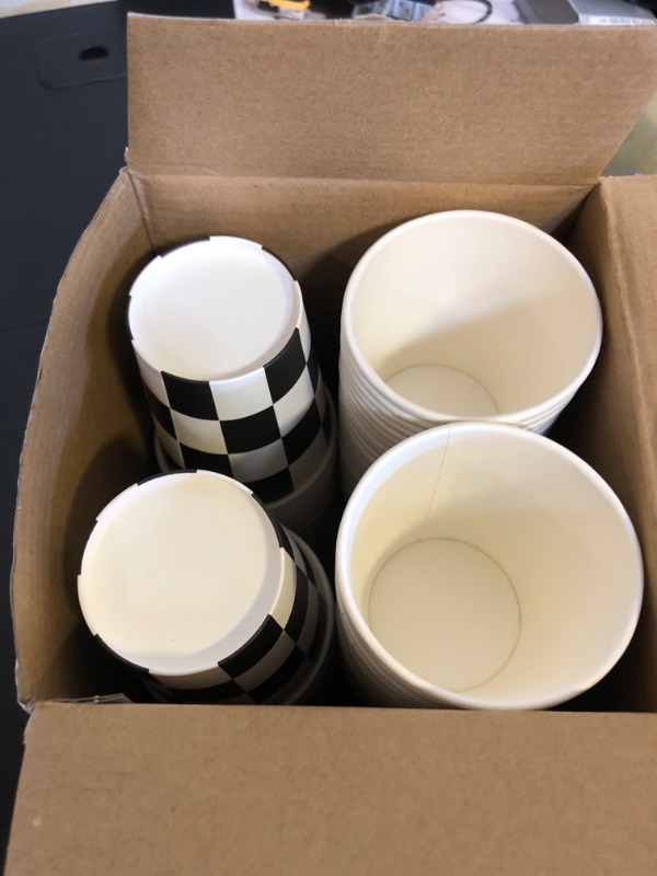 Photo 1 of  CHECKERED PAPER CUPS - 100 PCS - 9 OZ 