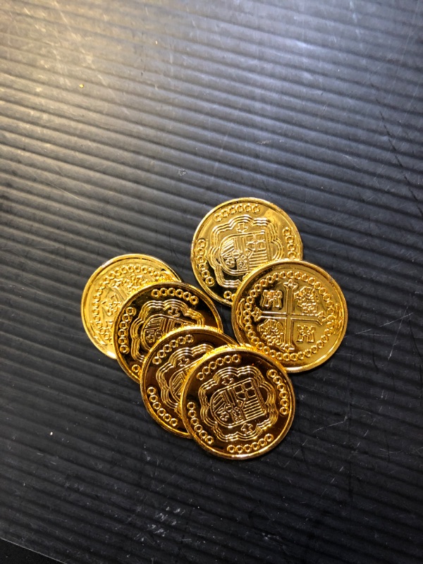 Photo 1 of 100 Pieces - Gold Plastic Coins