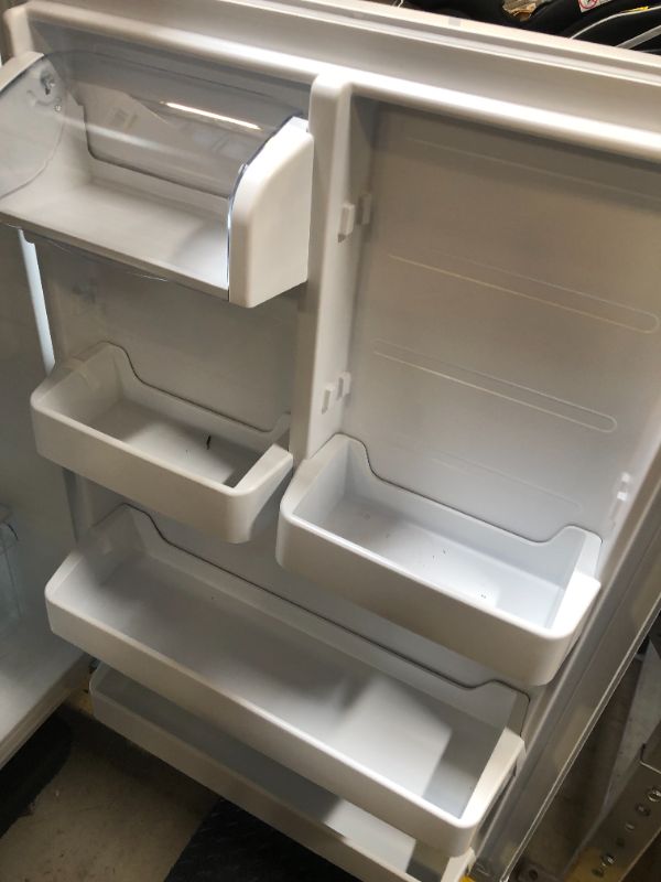 Photo 3 of 18 cu. ft. Top Freezer Refrigerator DOE in White
