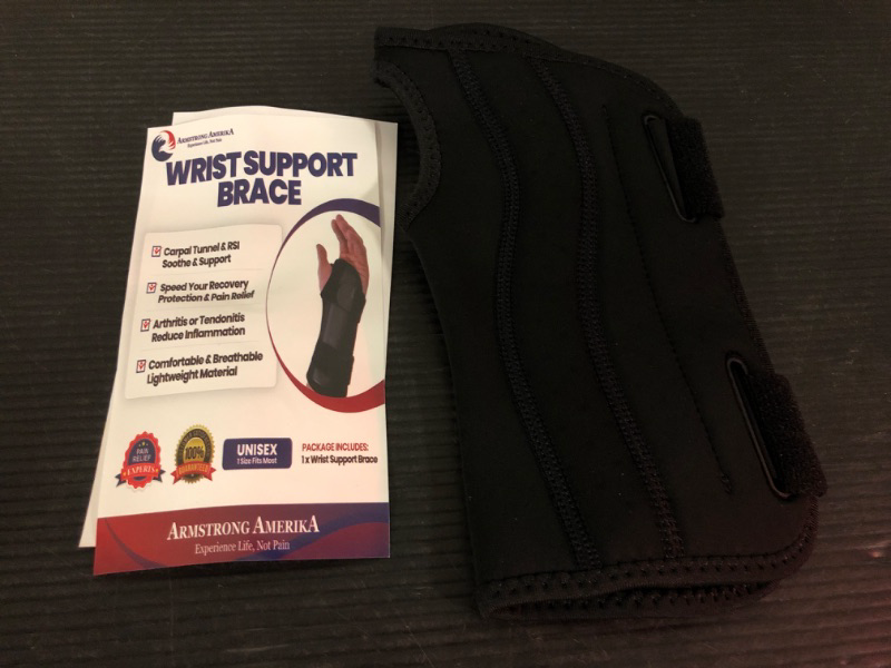 Photo 1 of  WRIST SUPPORT BRACE --RIGHT 
