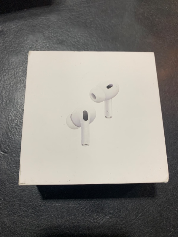 Photo 2 of AirPods Pro (2nd generation) with MagSafe Case (USB?C)