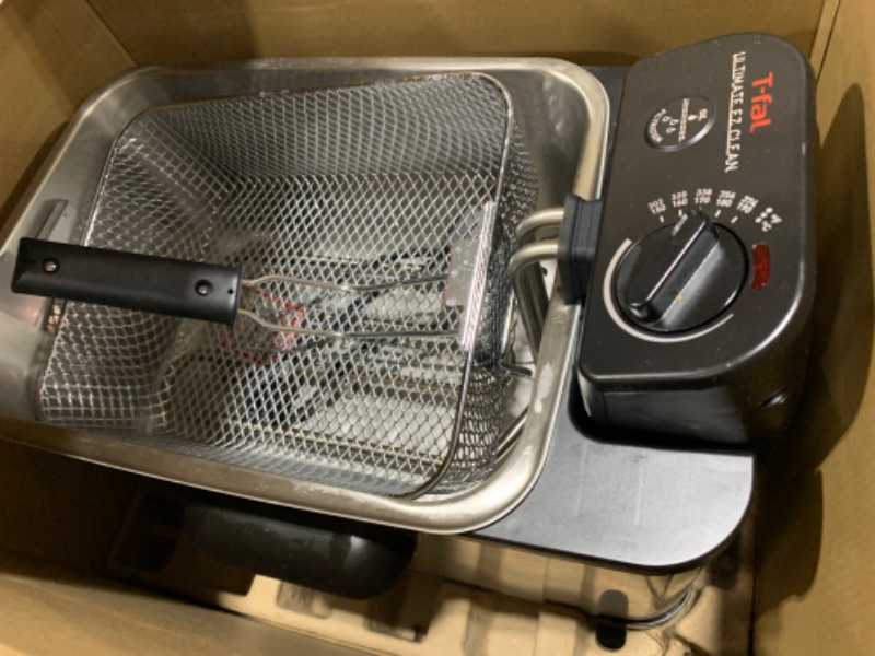 Photo 2 of T-Fal FR800050 Ultimate Clean Pro Deep Fryer