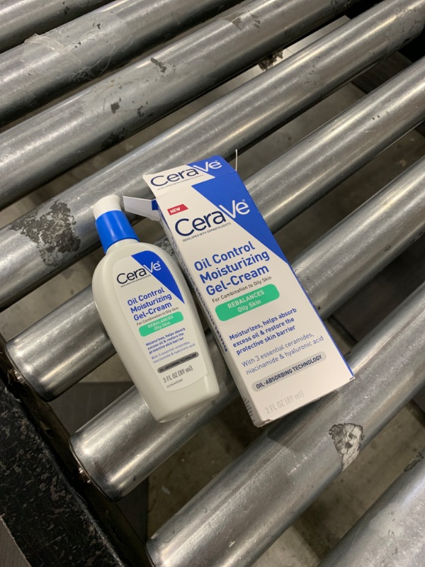 Photo 2 of CeraVe Oil Control Moisturizing Gel-Cream | Face Moisturizer for Oily Skin | Niacinamide, Hyaluronic Acid & Oil Absorbing Technology To Rebalance Oily Skin | Non-Comedogenic, Fragrance Free & Oil Free