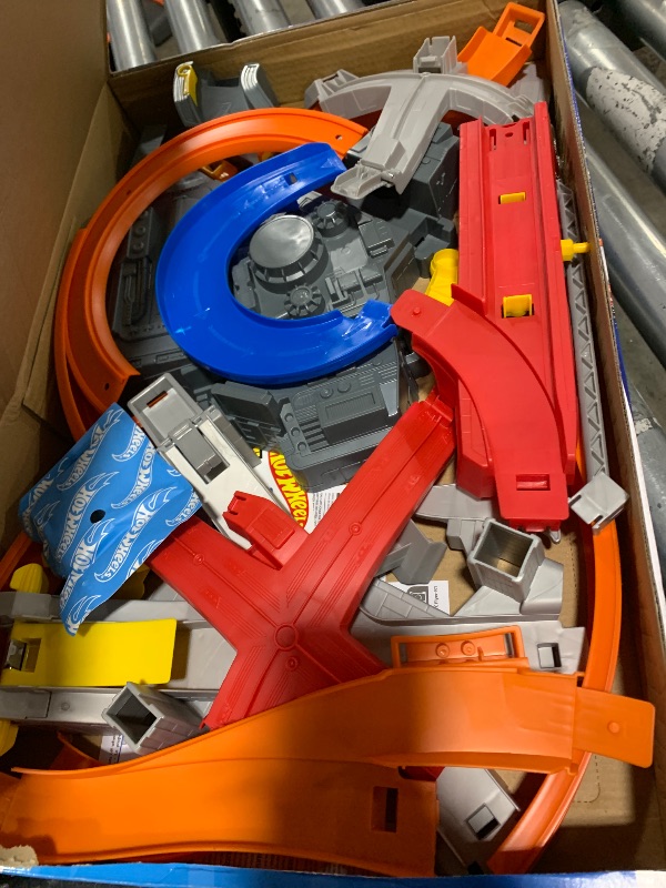 Photo 1 of Hot Wheels Spin Storm Trackset