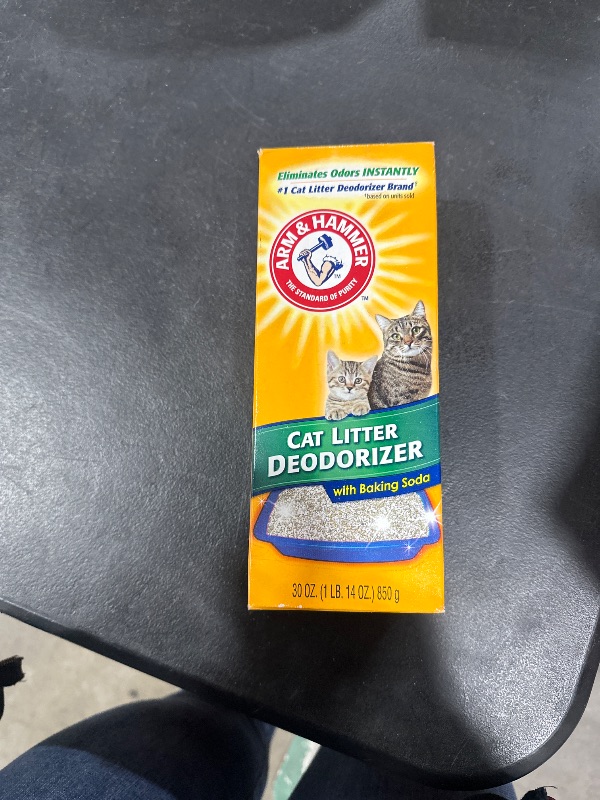 Photo 2 of ARM & Hammer Cat Litter Deodorizer 30 oz 1.88 Pound (Pack of 1)