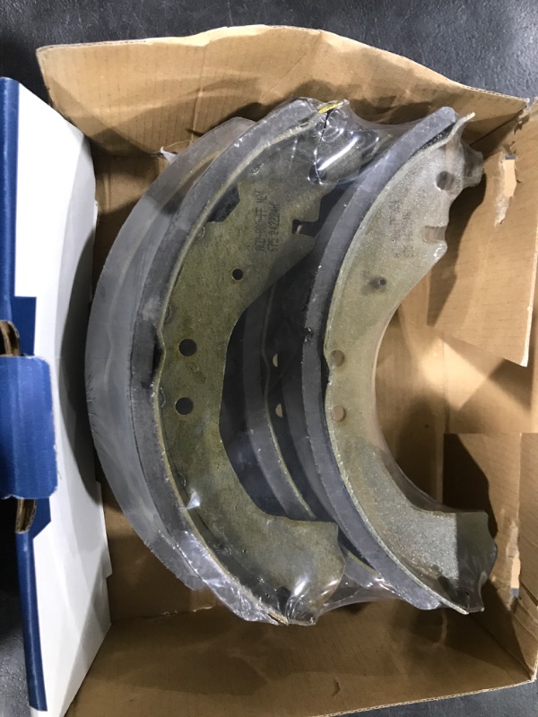 Photo 2 of ACDelco Silver 14675B Bonded Rear Drum Brake Shoe Set