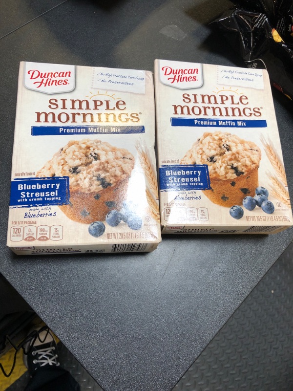 Photo 2 of 2 PCK Duncan Hines Simple Mornings Blueberry Streusel Muffin Mix 20.5 oz Box EXP MAY 14 2025