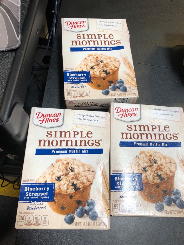 Photo 2 of 3 PCK Duncan Hines Simple Mornings Blueberry Streusel Muffin Mix 20.5 oz Box EXP MAY 14 2025