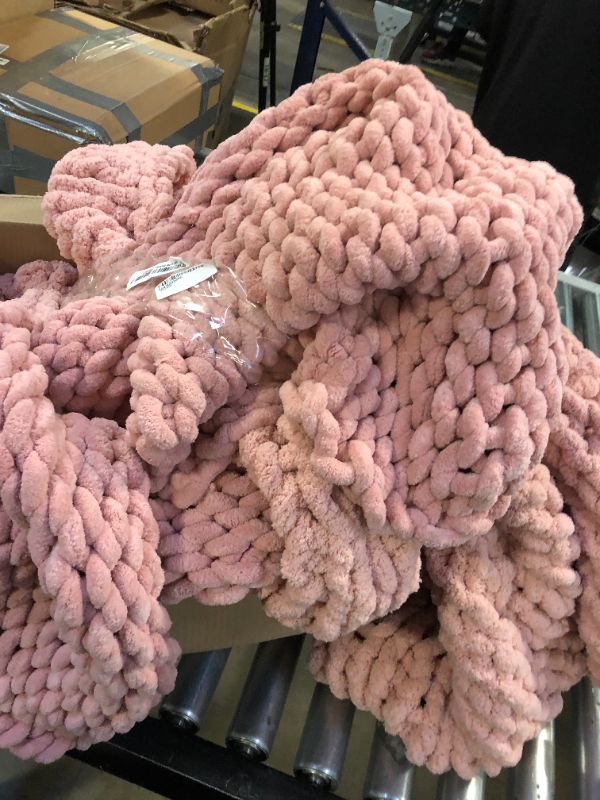 Photo 2 of WESHIONGOO Chunky Knit Blanket Throw Knitted Throw Blankets for Couch Bed Fluffy Soft Blanket with Jumbo Chenille Yarn Thick 100% Handmade (Pink, 50"×60")