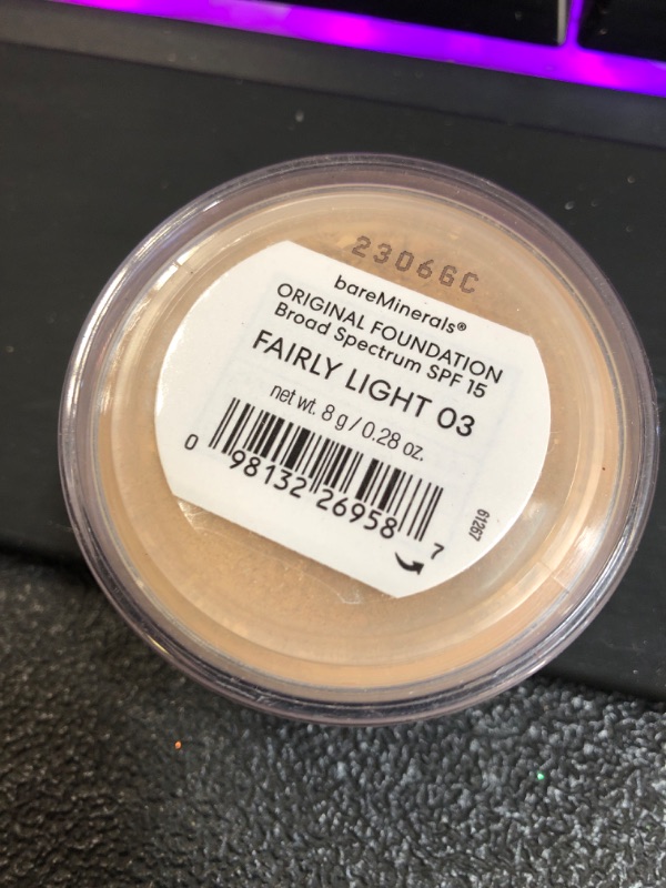 Photo 2 of bareMinerals Original Loose Powder Foundation SPF 15 FAIRLY LIGHT 03 