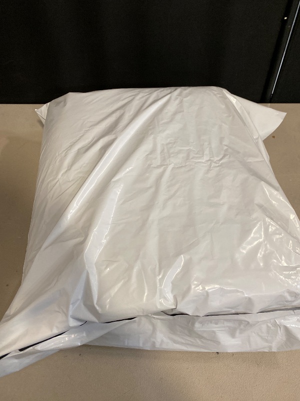 Photo 1 of US Cargo Control 95 lb/Dozen, Machine Washable 80"x72" Large Heavy Duty Moving Blanket, MBSUPREME95 Supreme Mover
