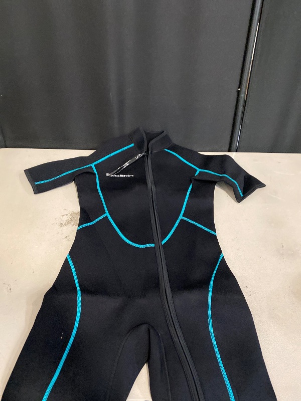 Photo 1 of Small 3mm Shorty Wetsuit Womens, Full Body Diving Suit Front Zip Wetsuit for Diving Snorkeling Kayaking Swimming