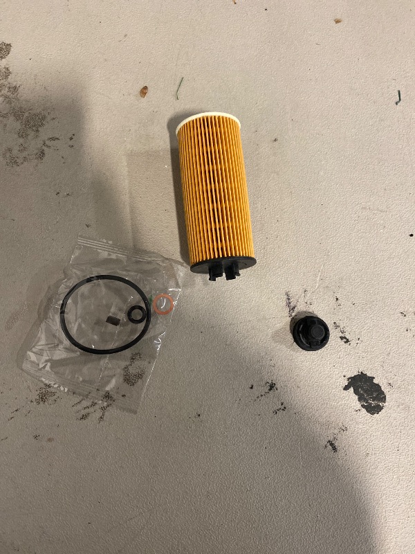 Photo 1 of MANN-FILTER HU 8007 z Oil Filter Kit for Cars and Transporters