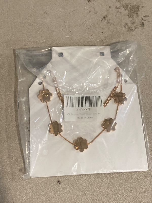 Photo 1 of SHINYY Dainty Four Leaf Clover Choker Necklace for Women Gold Plated Stainless Steel Black Lucky 4 Leaf Dangle Chain Jewelry gift for Mother and Daughter