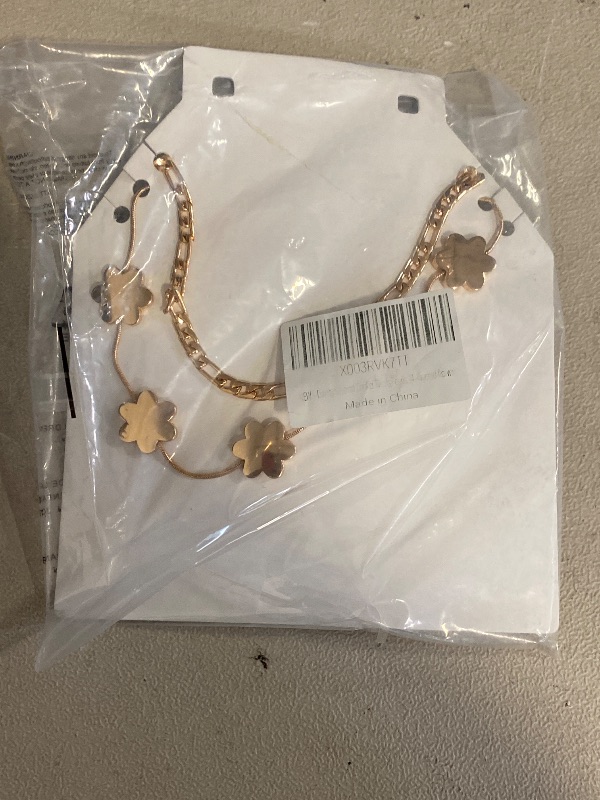 Photo 1 of SHINYY Dainty Four Leaf Clover Choker Necklace for Women  Gold Plated Stainless Steel Black Lucky 4 Leaf Dangle Chain Jewelry gift for Mother and Daughter