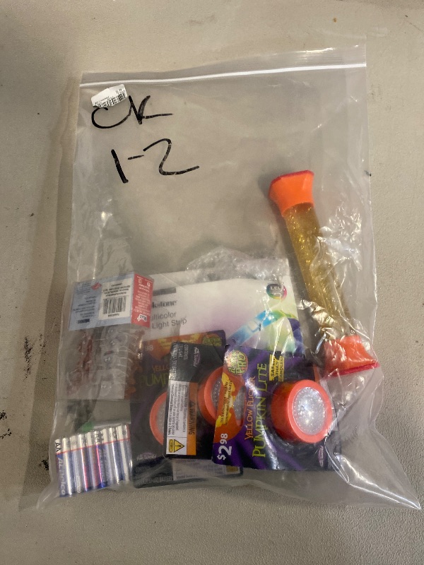 Photo 1 of Misc. bundle - Lights and batteries