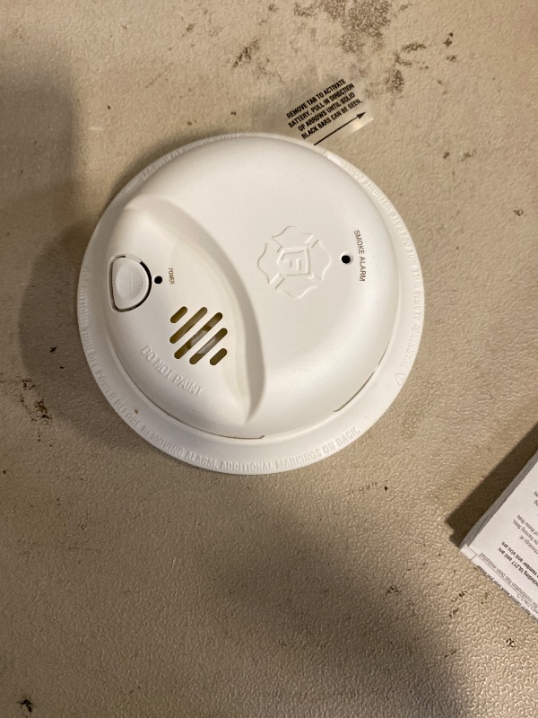 Photo 1 of First Alert BRK SC-9120B Hardwired Smoke and Carbon Monoxide (CO) Detector with Battery Backup