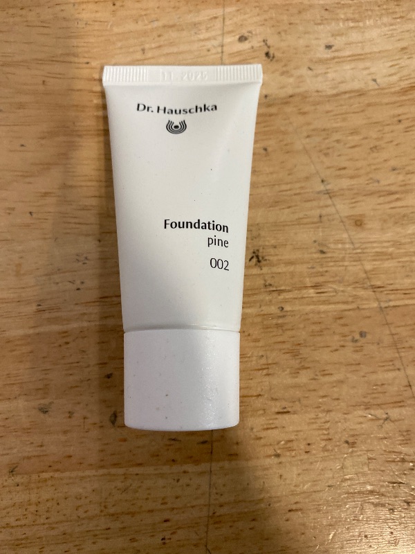 Photo 1 of Dr. Hauschka Foundation 002, Pine 30ml