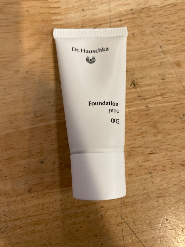 Photo 1 of Dr. Hauschka Foundation 002, Pine 30ml